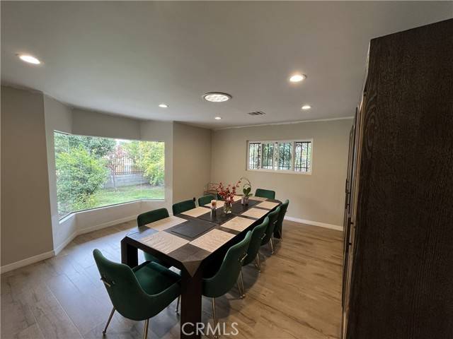 North Hollywood (los Angeles), CA 91605,7705 Ben Avenue