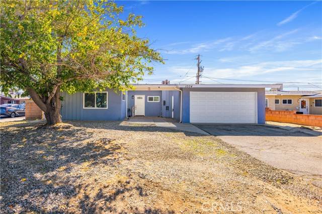 Lancaster, CA 93554,1004 W J14