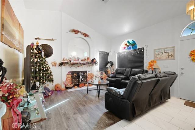 Lancaster, CA 93536,42918 Fanchon