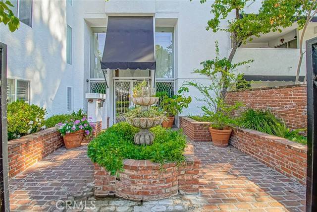 Encino (los Angeles), CA 91316,4950 Louise Avenue #105