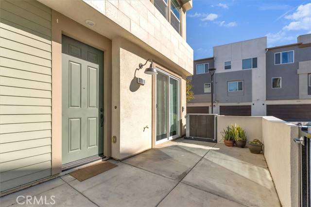 Valencia (santa Clarita), CA 91355,27116 Valley Oak Place