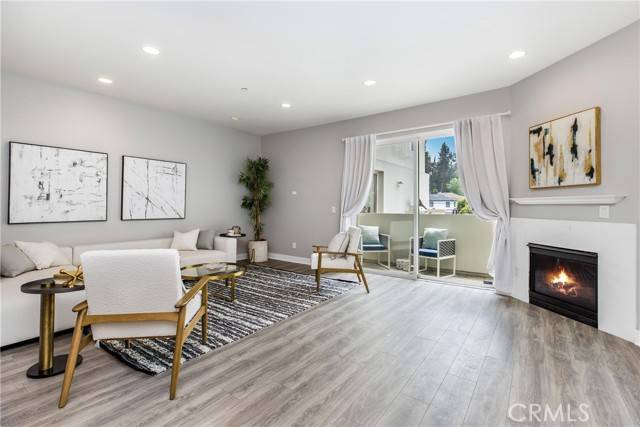 Studio City (los Angeles), CA 91604,11851 Laurelwood Drive #102