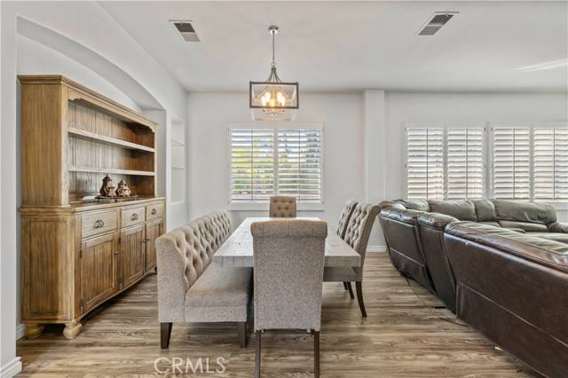 Saugus (santa Clarita), CA 91390,28251 Infinity