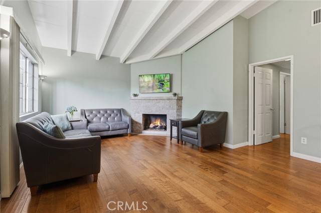 Woodland Hills (los Angeles), CA 91367,22616 Dolorosa Street