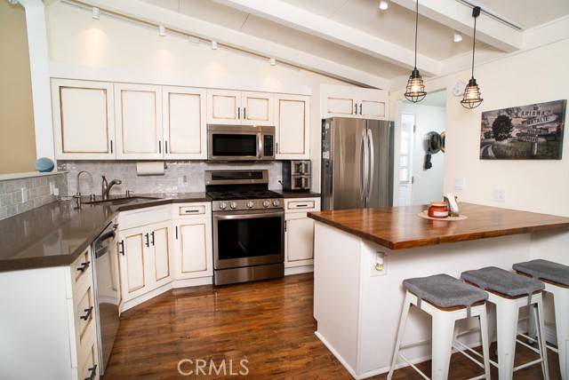 Pacoima (los Angeles), CA 91331,13232 Desmond Street