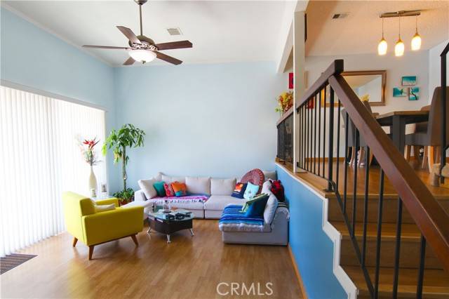 Reseda (los Angeles), CA 91335,18425 Saticoy Street #4