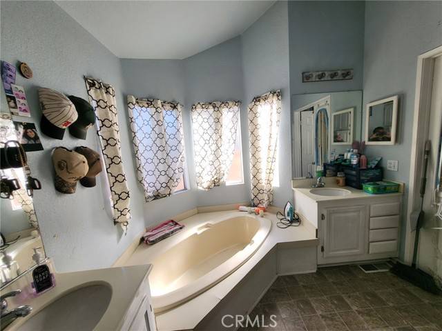 Canyon Country (santa Clarita), CA 91351,19842 Emerald Creek Drive