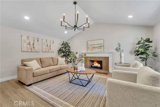 Saugus (santa Clarita), CA 91350,28224 Oaklar Drive