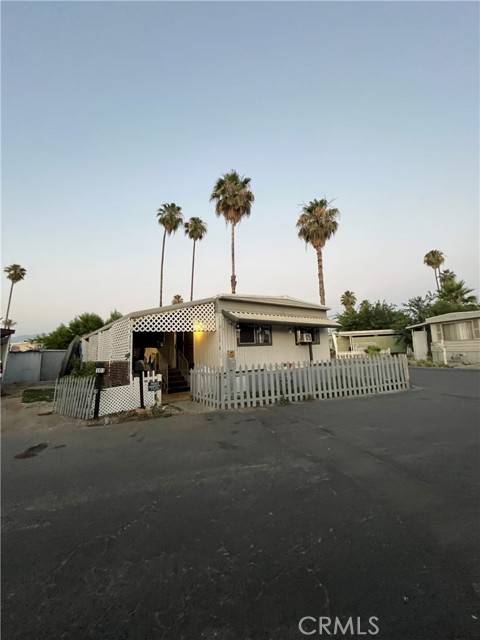 Hemet, CA 92543,430 N Palm Avenue #102