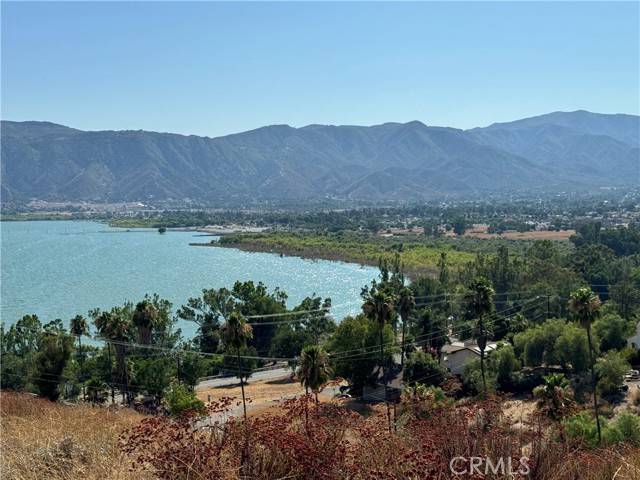 Lake Elsinore, CA 92530,0 Barkschat