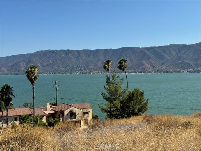 Lake Elsinore, CA 92530,0 Barkschat