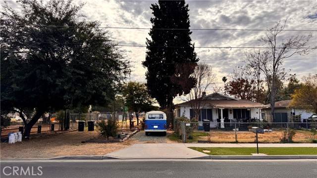 Hemet, CA 92543,527 E Central Avenue