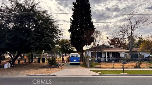 Hemet, CA 92543,527 E Central Avenue