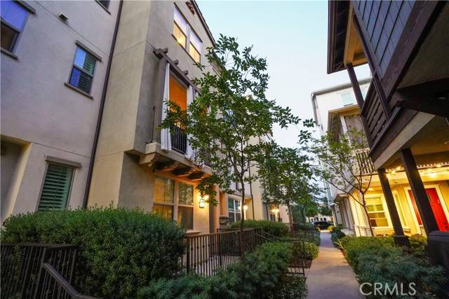 Tustin, CA 92780,344 Vintage Way