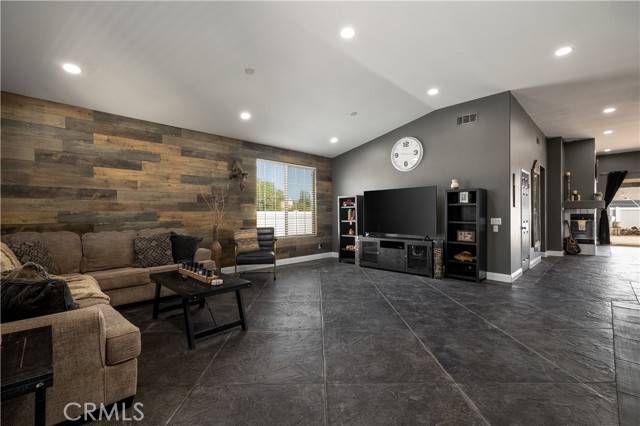 Corona, CA 92883,13946 Moqui Way