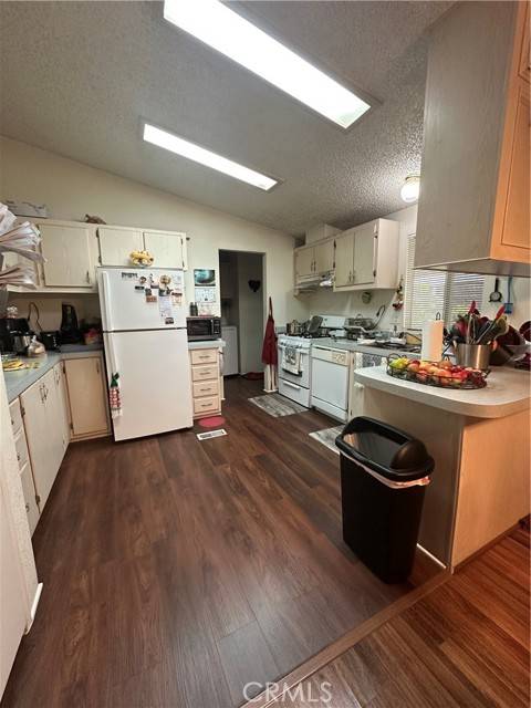 San Jacinto, CA 92582,913 S Grand Avenue #180
