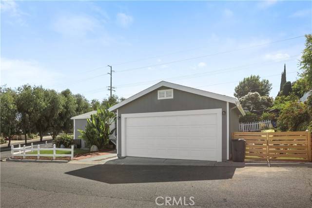 Fallbrook, CA 92028,1638 CALAVO #56