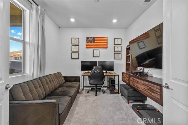 Jurupa Valley, CA 92509,2694 Kings Canyon Drive