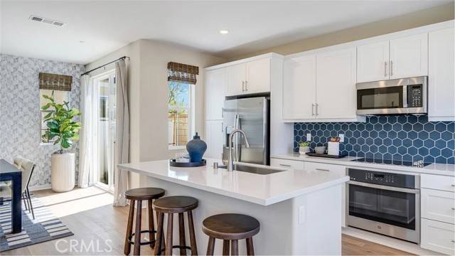 Ontario, CA 91762,2561 E Hyde Paseo