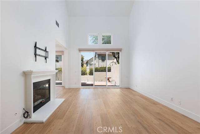 Irvine, CA 92603,3 Longbourn Aisle