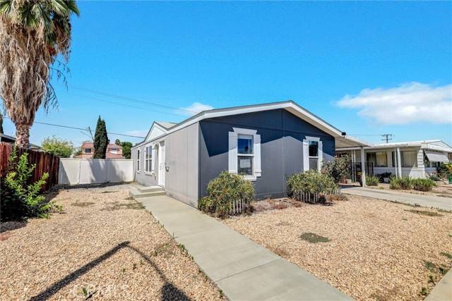 Hemet, CA 92545,995 Santa Teresa Way