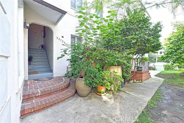 Beverly Hills, CA 90212,9372 W Olympic Blvd