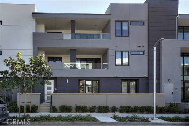 Tustin, CA 92782,16235 Dawn Way #203