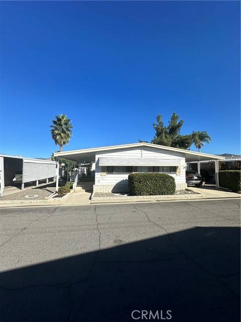 Hemet, CA 92544,881 N Lake #301