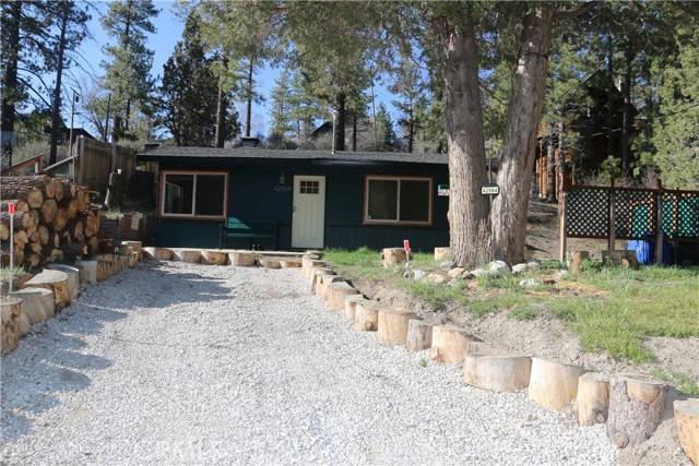 Big Bear Lake, CA 92315,42584 Cougar Road