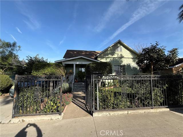 Santa Ana, CA 92703,925 W Pine Street