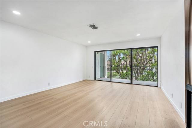 Irvine, CA 92618,4214 Apricot Drive #4214