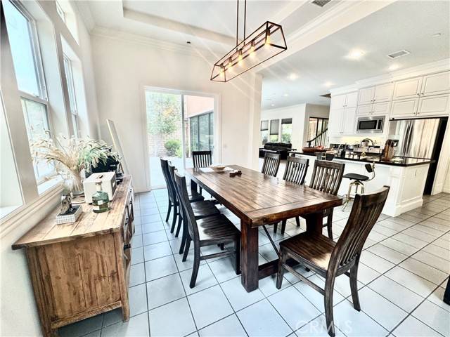 Lake Forest (el Toro), CA 92630,13 Dahlia