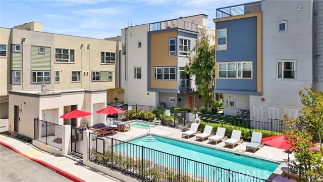 Los Angeles, CA 90039,2753 Waverly Drive #304