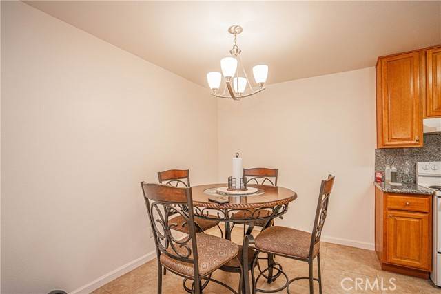 Diamond Bar, CA 91765,23611 Golden Springs Drive #I-6
