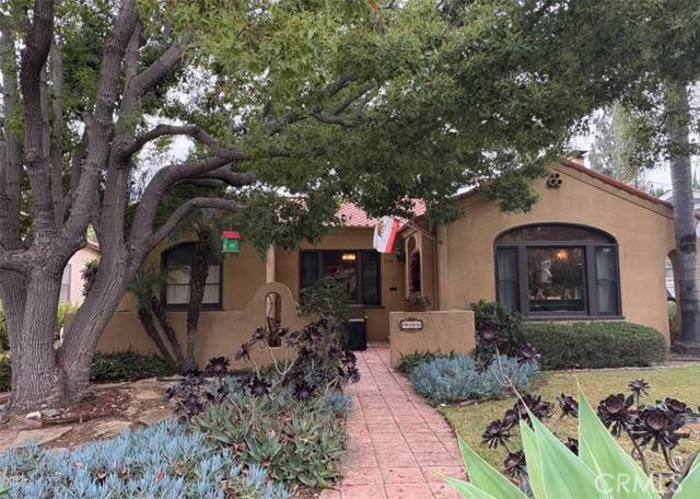 Santa Ana, CA 92703,904 N Olive Street