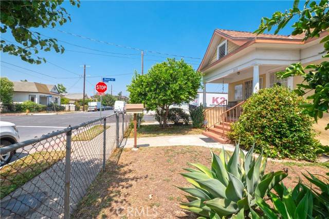 Los Angeles, CA 90011,1203 E 33rd Street