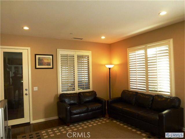 Irvine, CA 92618,70 Latitude