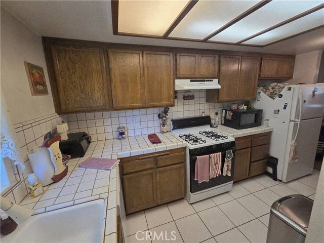 Whittier, CA 90604,14927 Leffingwell Road #17