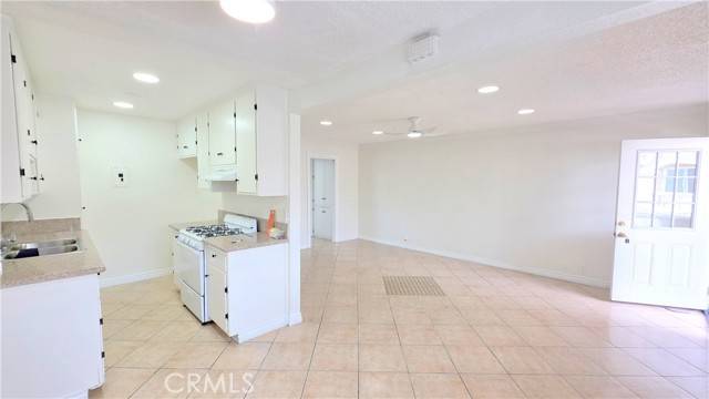 El Monte, CA 91732,3733 Durfee #10