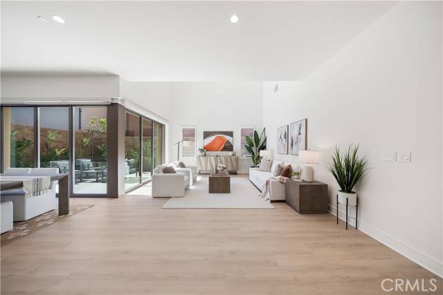 Irvine, CA 92618,121 Tall Reed