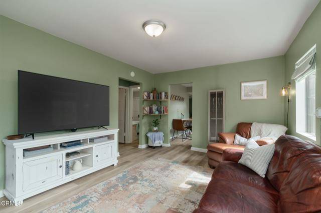 Ventura, CA 93001,104 E Warner Street