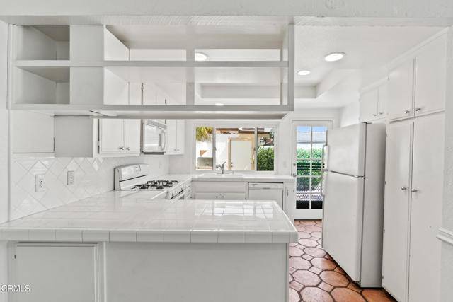 Ventura, CA 93003,5148 Teton Lane