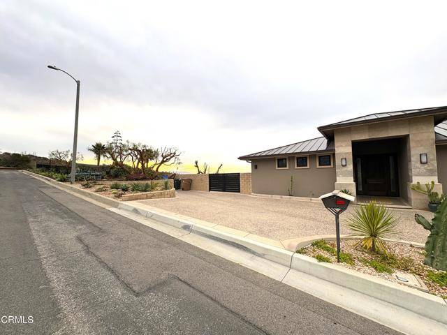 Ventura, CA 93003,5572 Rainier Street