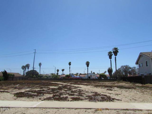 Oxnard, CA 93035,1011 Dunes Street