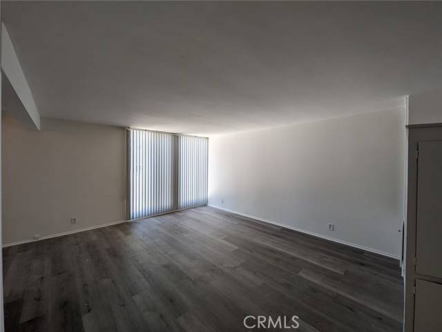 Glendale, CA 91207,943 N Louise Street #2