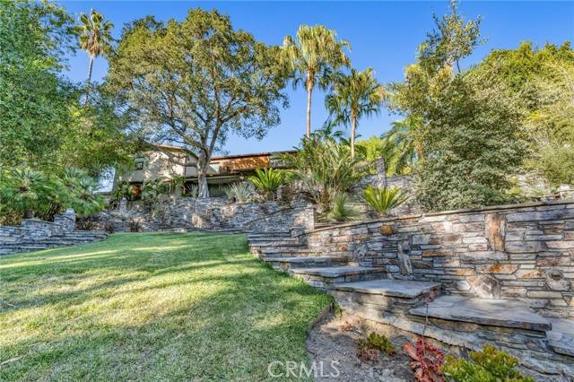 San Marino, CA 91108,2477 Ridgeway Road