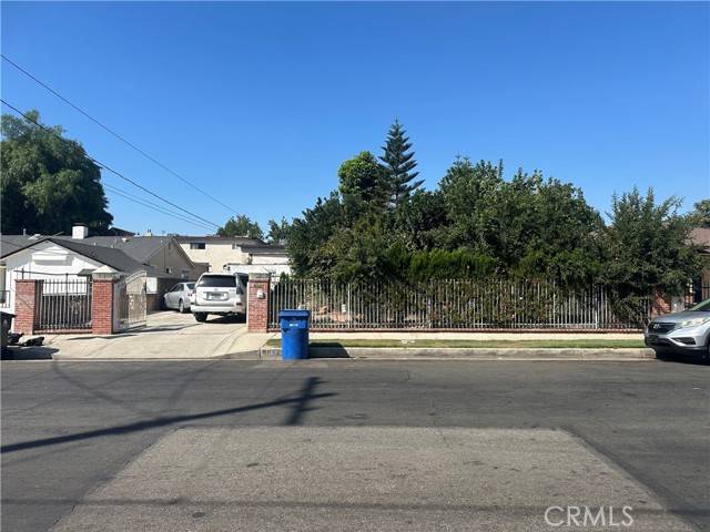 Van Nuys (los Angeles), CA 91405,6943 Tyrone Avenue