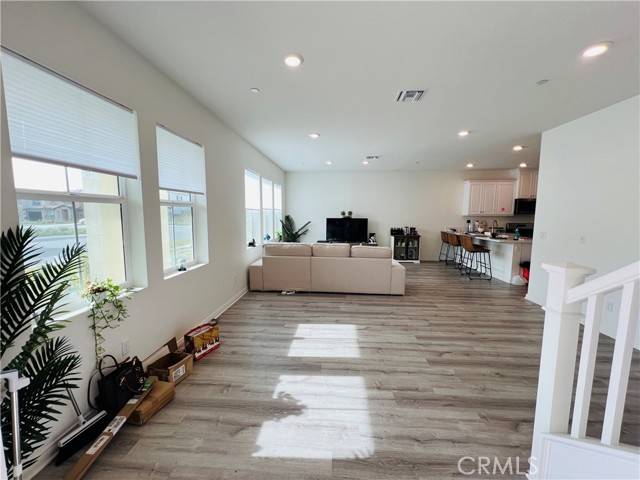 Ontario, CA 91761,4058 E Coronado Privado