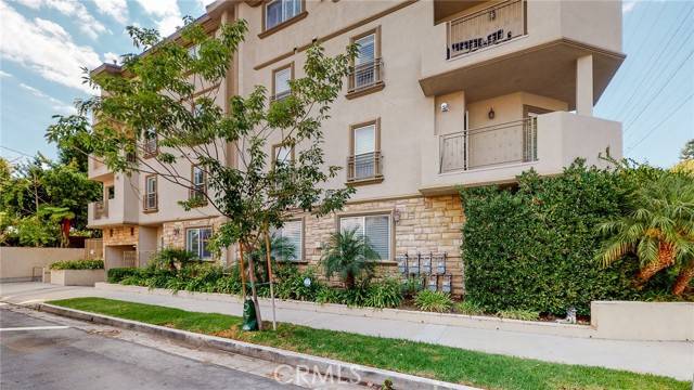 North Hollywood (los Angeles), CA 91602,11540 Moorpark Street #103