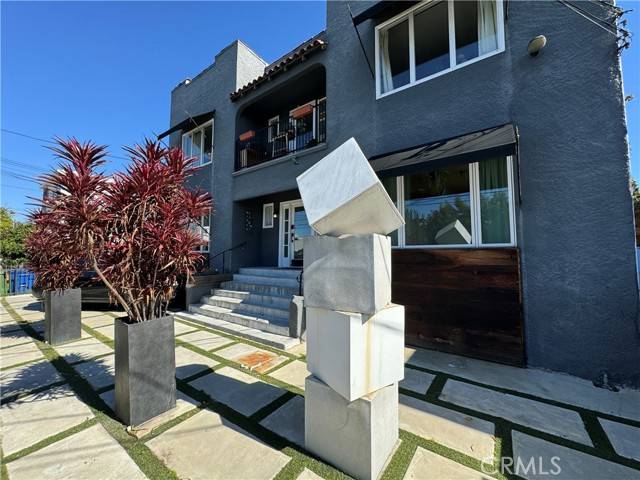 Los Angeles, CA 90029,1216 N Kenmore Avenue #1